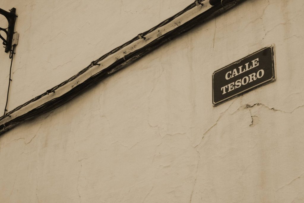 Calle Tesoro, en Aliseda (A. Briz)
