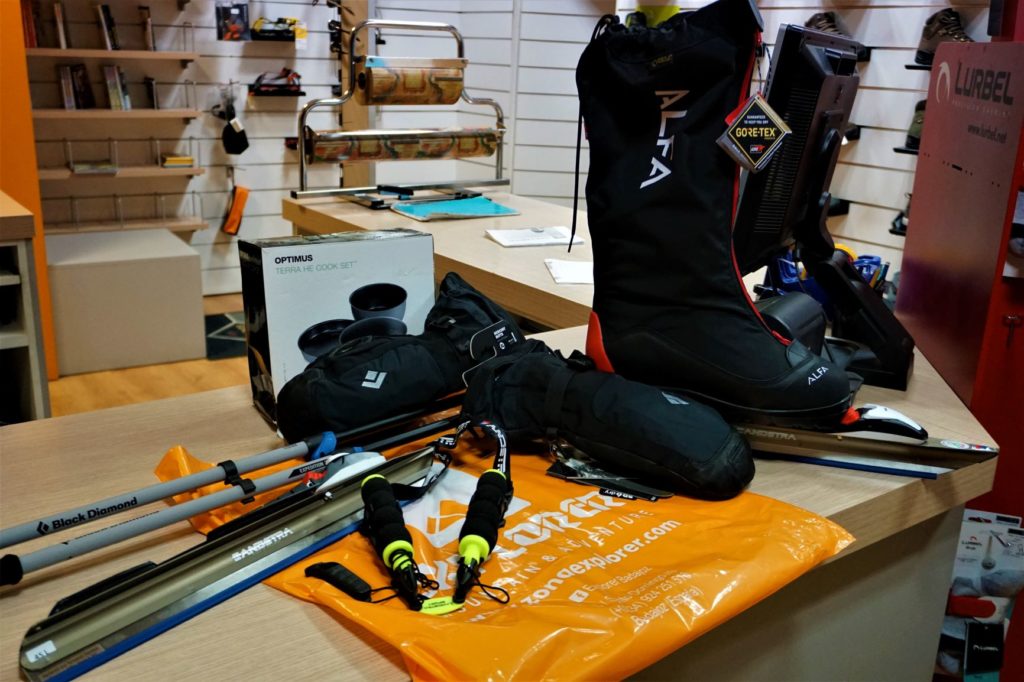 Botas y patines recién llegados de países