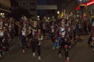 Desfile de la comparsa Wailuku en Expocarnaval 