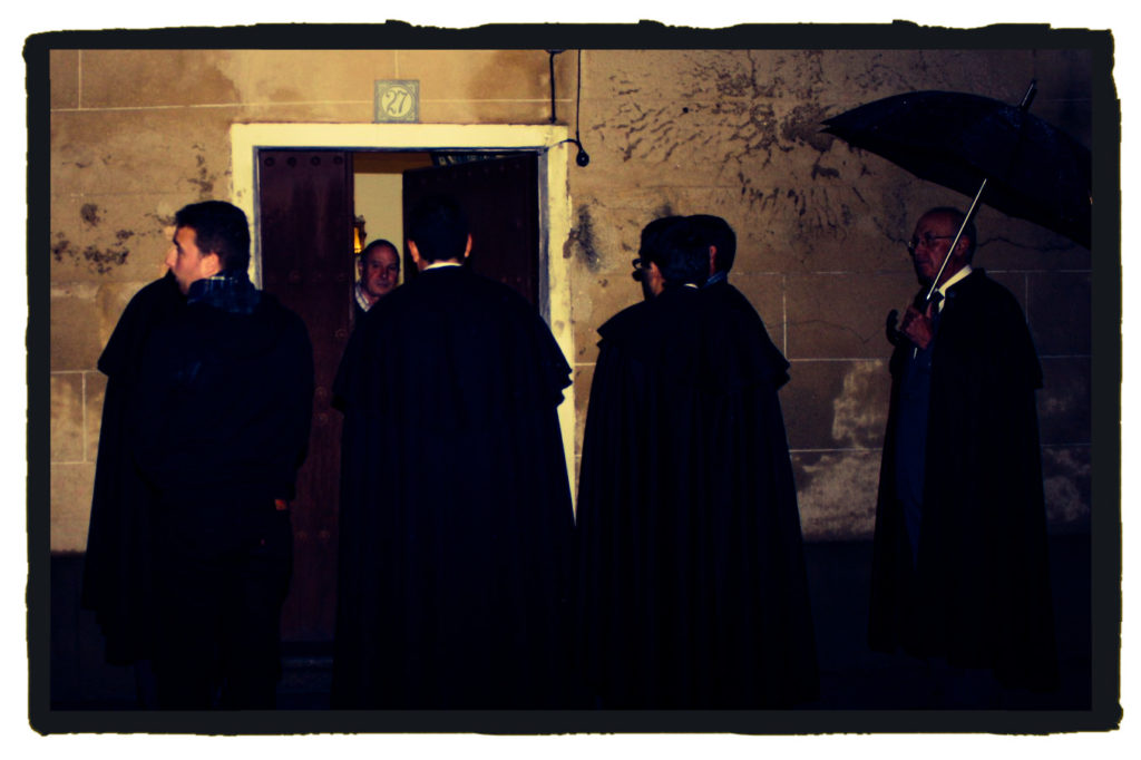 La Cofradías de Ánimas recorre en la Noche de Reyes el pueblo de Casar de Cáceres (A. Briz) 