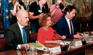 funcion-publica-no-descarta-desligar-del-deficit-las-35-horas-en-sanidad-4117_620x368