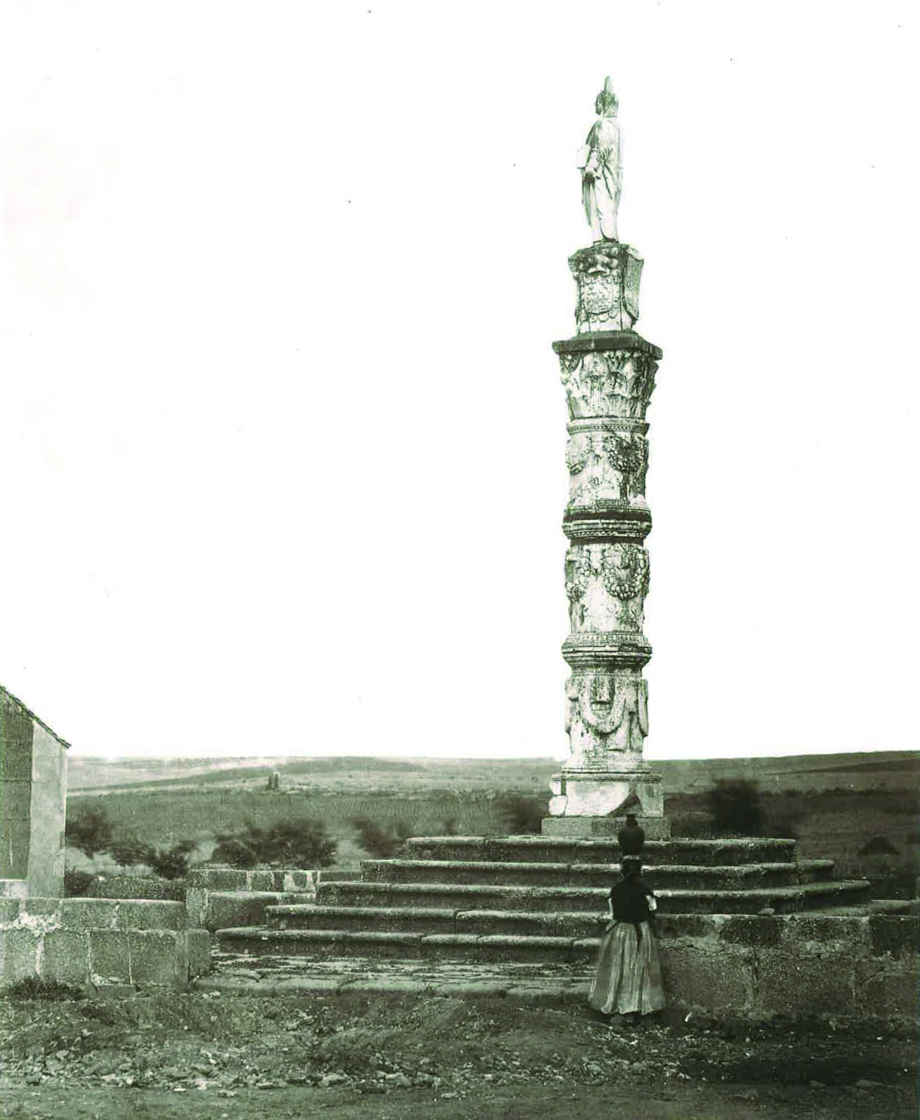 Mérida. Columna compuesta de tres altares romanos. 1858. Fraenkel Gallery