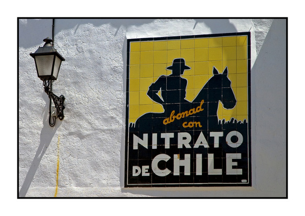 Imagen del cartel publicitario del Nitrato de Chile en Cáceres.