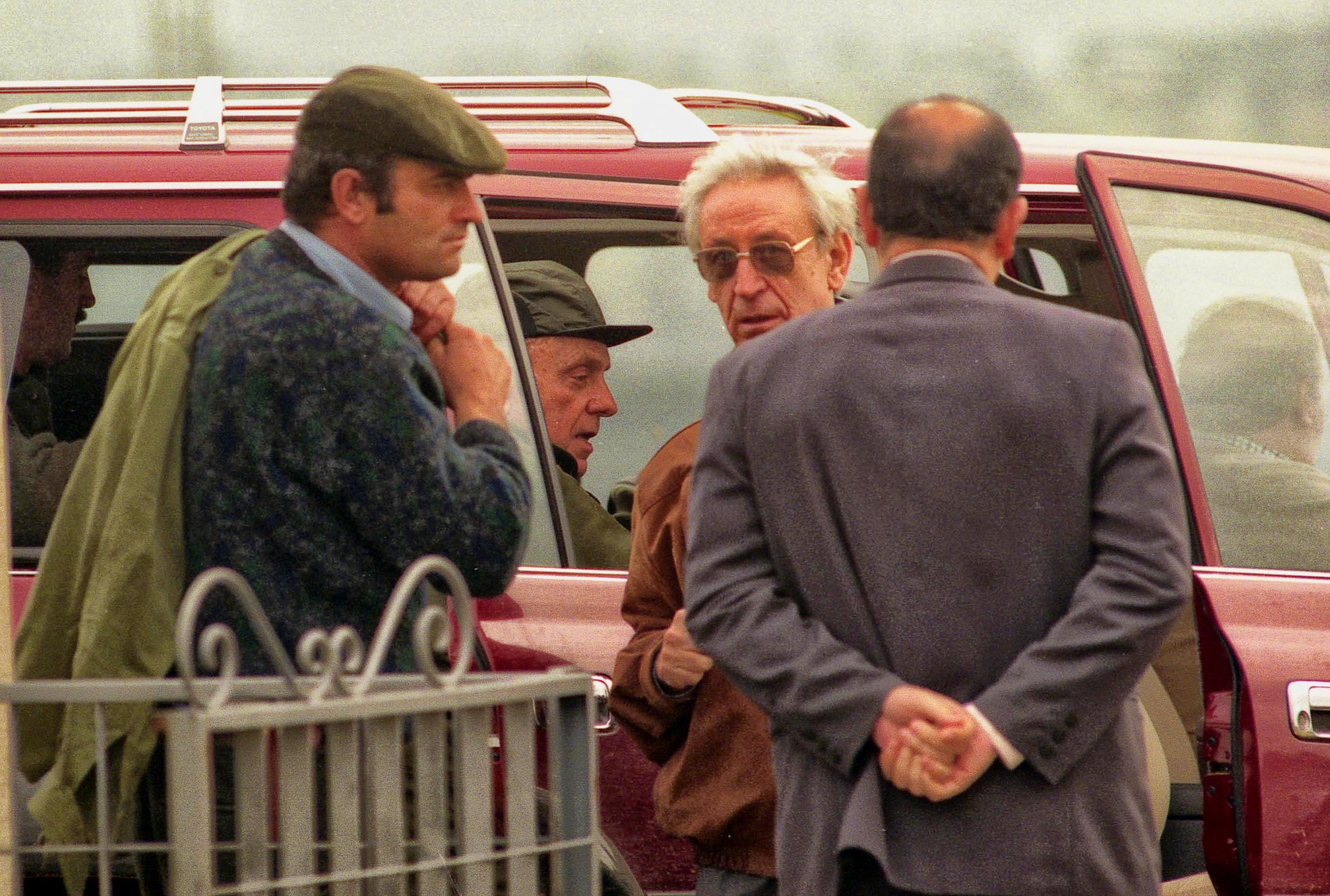 Manuel Fraga de caza en la sierra de San Pedro con Felipe Camisón.