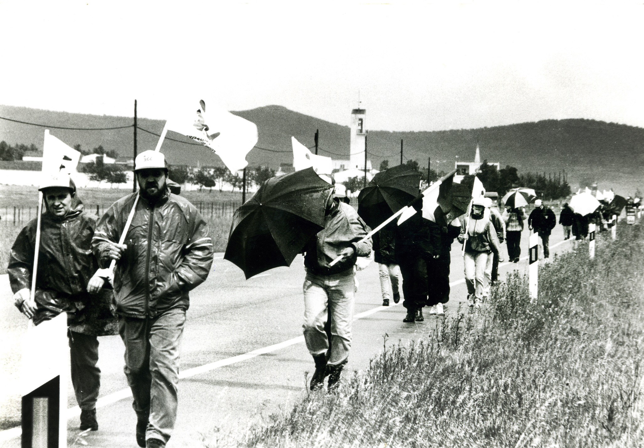 Extremeños participantes en una marcha contra el paro que terminaba en Mérida, en abril de 1994 Extremeños participantes en una marcha contra el paro que terminaba en Mérida, en abril de 1994.
