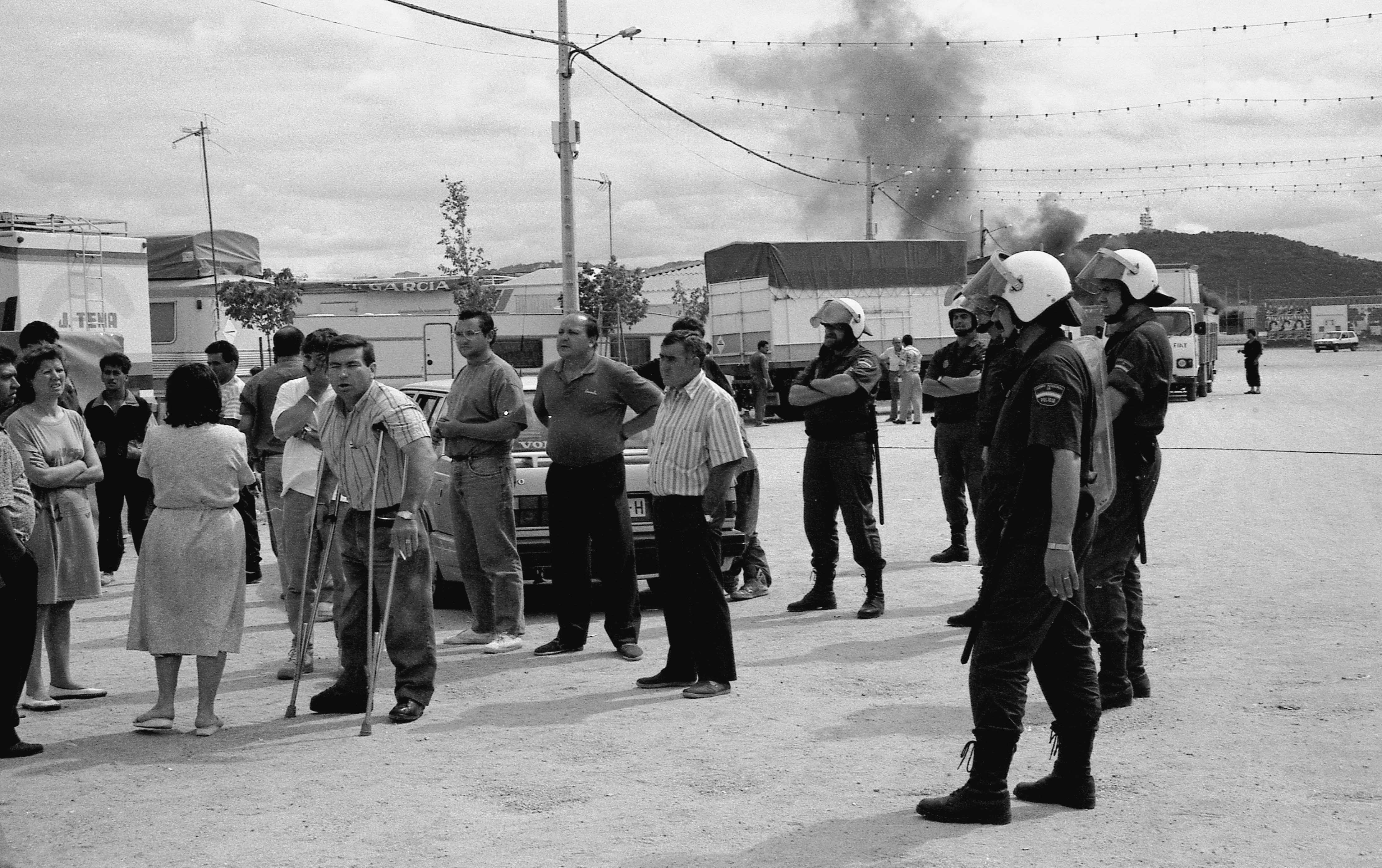 Feriantes protestando durante el desalojo del recinto ferial de Cáceres (22 de mayo de 1992). Feriantes protestando durante el desalojo del recinto ferial de Cáceres (22 de mayo de 1992).