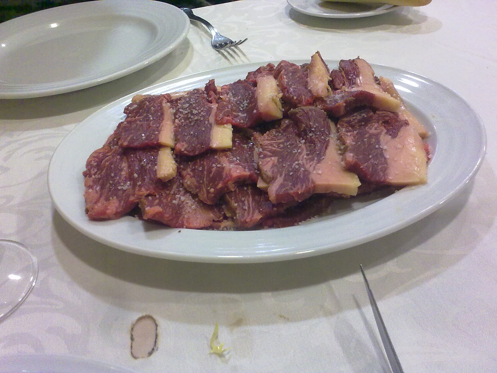 Chuletón de Retinto al plato caliente (Marchivirito) Chuletón de Retinto al plato caliente. Mi plato estrella del Restaurante Marchivirito de Badajoz, mi fonda predilecta.