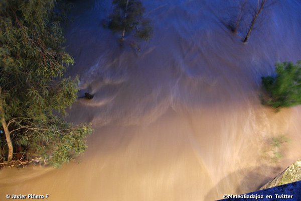 La fuerza de la corriente impresionaba el miércoles por la noche.