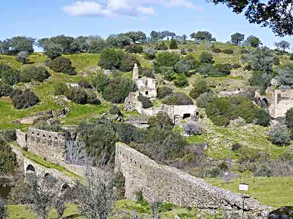 Vista general del conjunto monástico (V. Gibello).