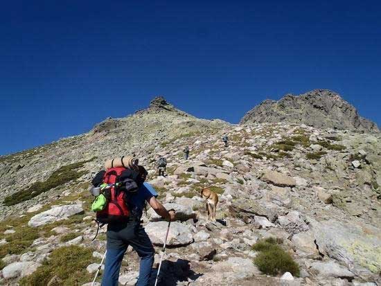 Ascensión a la Covacha de Gredos. / Club GR100